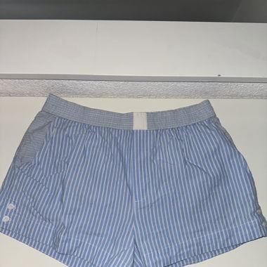 Blau gestreifter Shorts