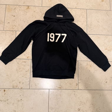 Hoodie Essentials 1977