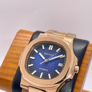 Patek Philippe Nautilus Mod “Rose Gold-Blue”