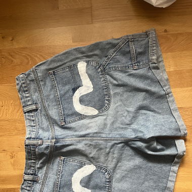 baggy shorts