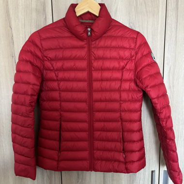 Rote JOTT-Steppjacke
