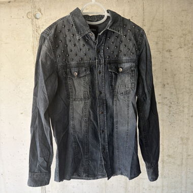 Jeans shirt with studs