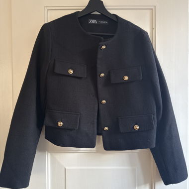 Blazer court noir de Zara