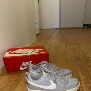 Nike Schuhe grau