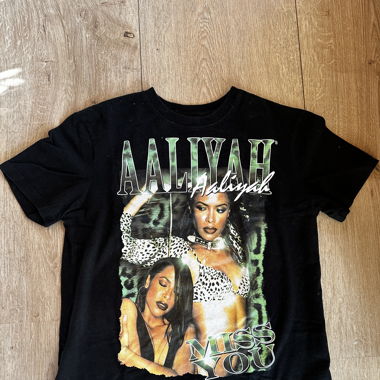Pull & Bear Aaliyah t-shirt