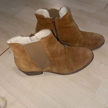 Braune Wildleder-Stiefeletten