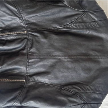 Veste en cuir noire