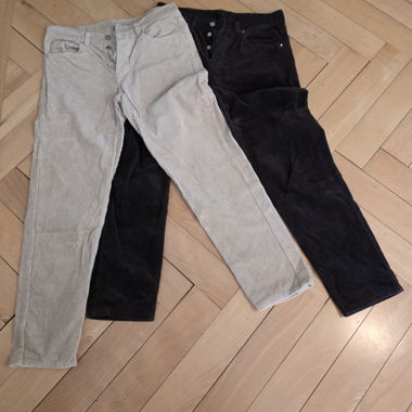 2 pantalons en velours côtelé, beige et brun foncé