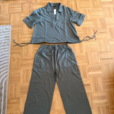 Weite Khakihose mit Stickerei von Parfois