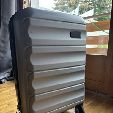 Low cost travel luggage