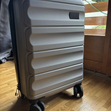 Low cost travel luggage