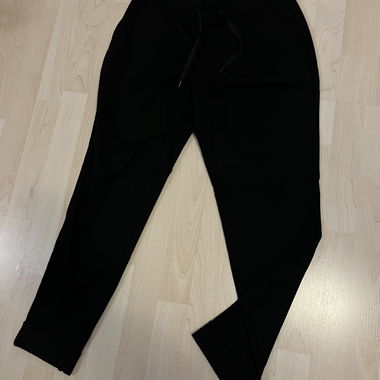 Pantaloni neri
