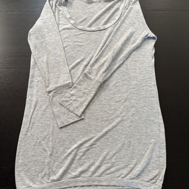 Graues Top
