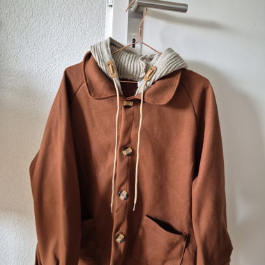 Women's autumnal hooded jacket