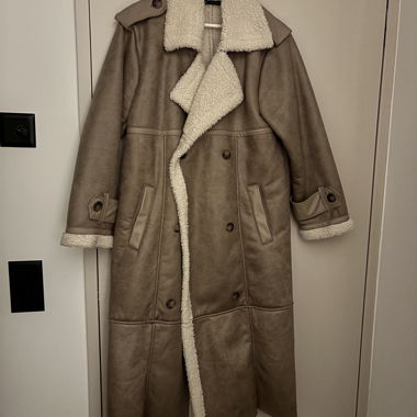 Langer Wintermantel in Shearling-Optik 