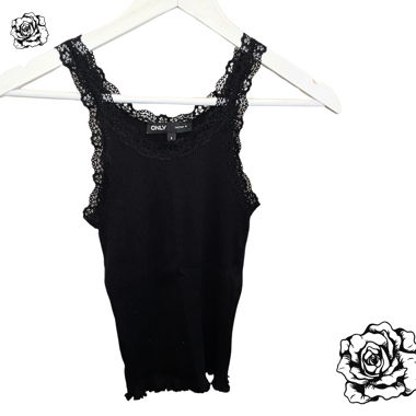 black lace tanktop 