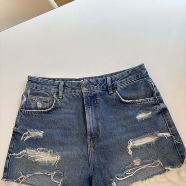 BERSHKA Jeansshorts