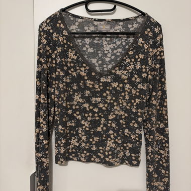 Top a maniche lunghe floreale YES or NO