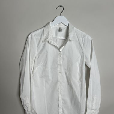Camicia bianca con bottoni