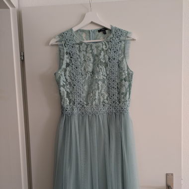 Mintfarbenes Kleid