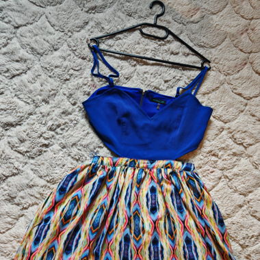 robe bleu et paon 