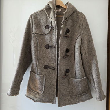 Graue Wolljacke