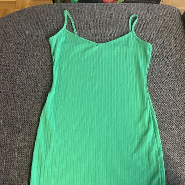 Kurzes grünes Strandkleid 