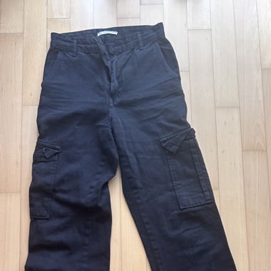 Schwarze Cargo-Jeans