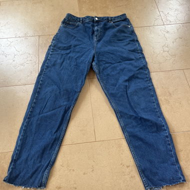 Dunkelblaue Jeans