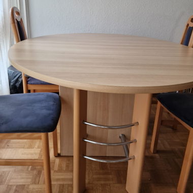 Table et 4 chaises