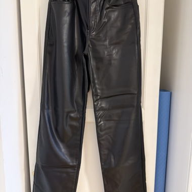 Pantalon en similicuir noir