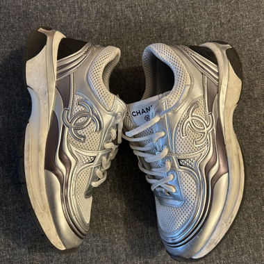 Chanel Runner