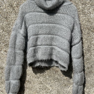 Glitzernder grauer Rollkragenpullover 