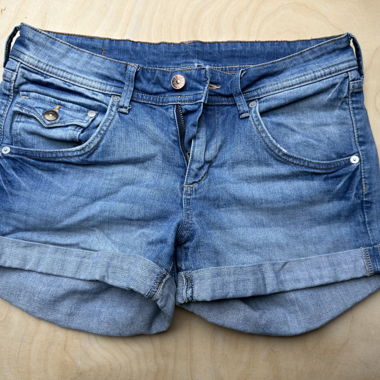 H&M women's denim shorts 