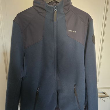 Polar quechua blue hood! 