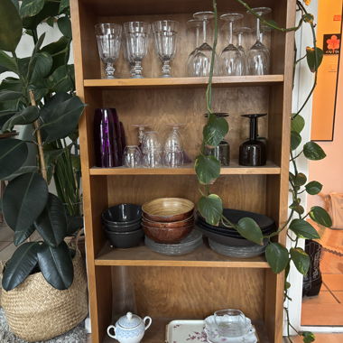 Étagère en bois (disponible deux fois)