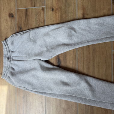 Graue Jogginghose von Cusblo