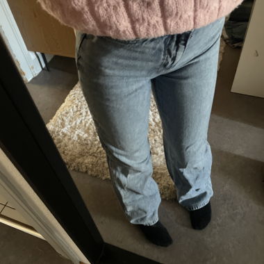 High-Waist Jeans