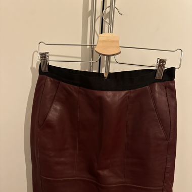 Jupe Sandro en cuir bordeaux