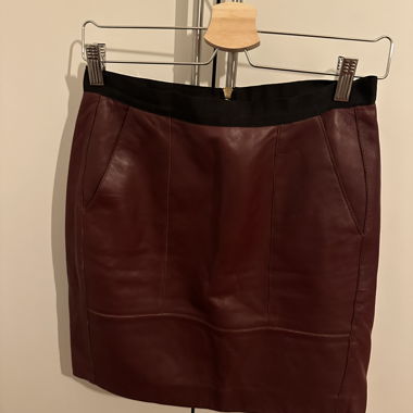 Jupe Sandro en cuir bordeaux