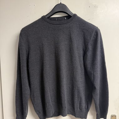 No Name Sweater
