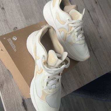 Baskets Jordan femme