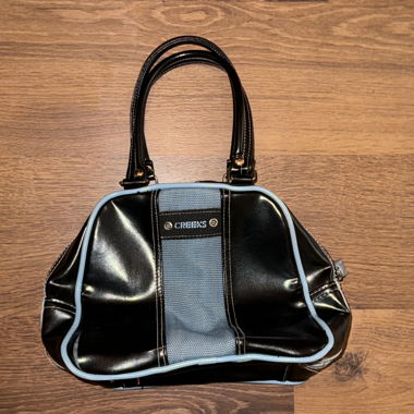 Creeks Handtasche schwarz und blau
