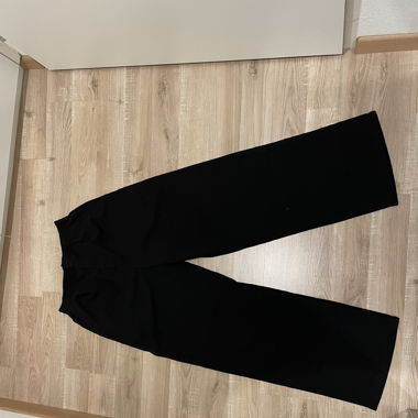 Schwarze Hose eleganter Schnitt