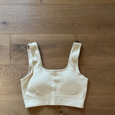 Sportset aus zwei Oberteilen & 2 Unterteilen