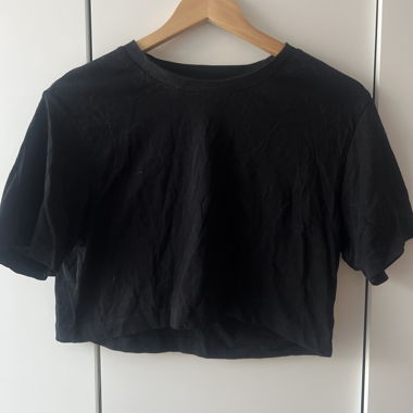 Black oversize cropped t-shirt