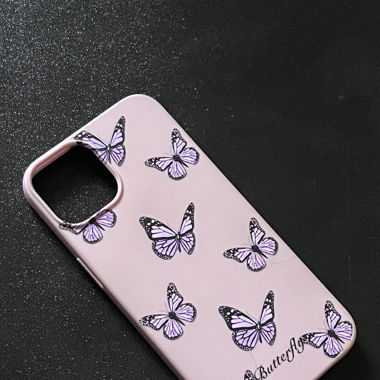 Lila Schmetterling Handyhülle, IPhone 13