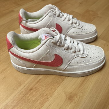 Sneakers Nike bianche e rosa
