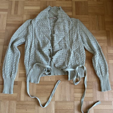 Gehäkelte Strickjacke