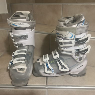 Ski boot